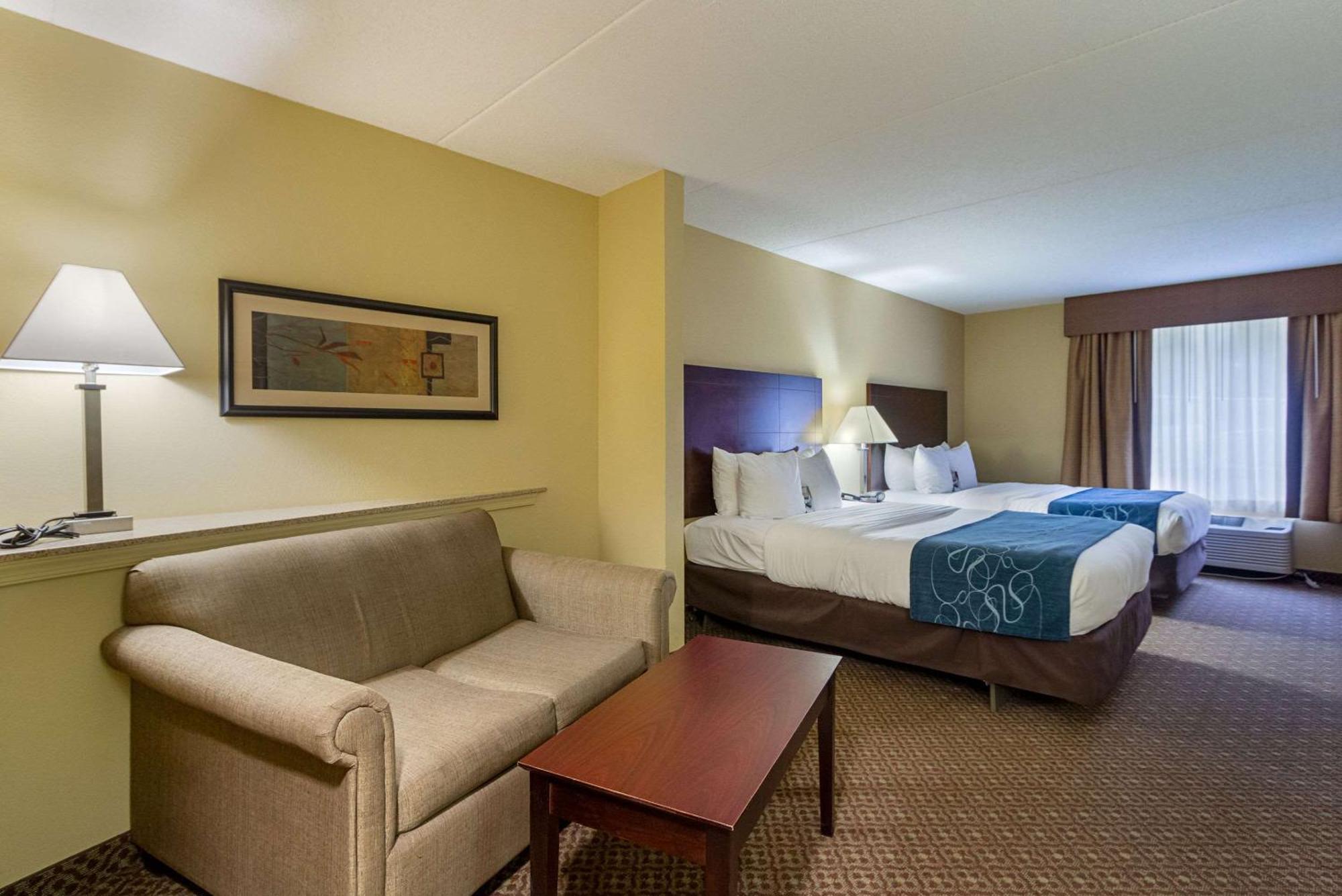 Queen Suite with Two Queen Beds - Non-Smoking