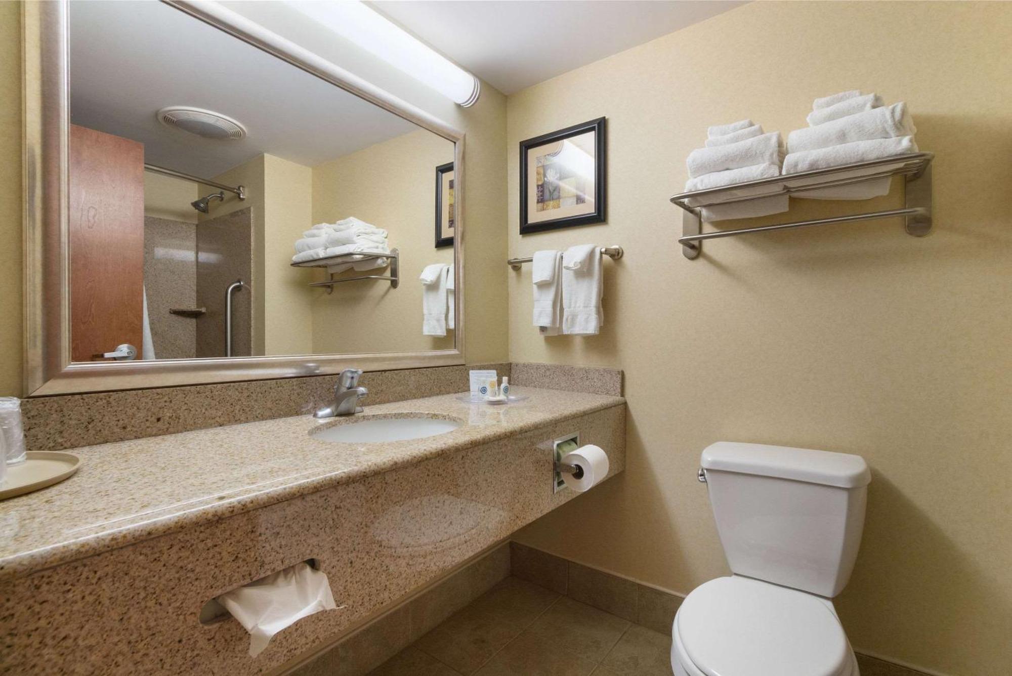 Queen Suite with Two Queen Beds - Disability Access/Non-Smoking,1280712076:JPEG
