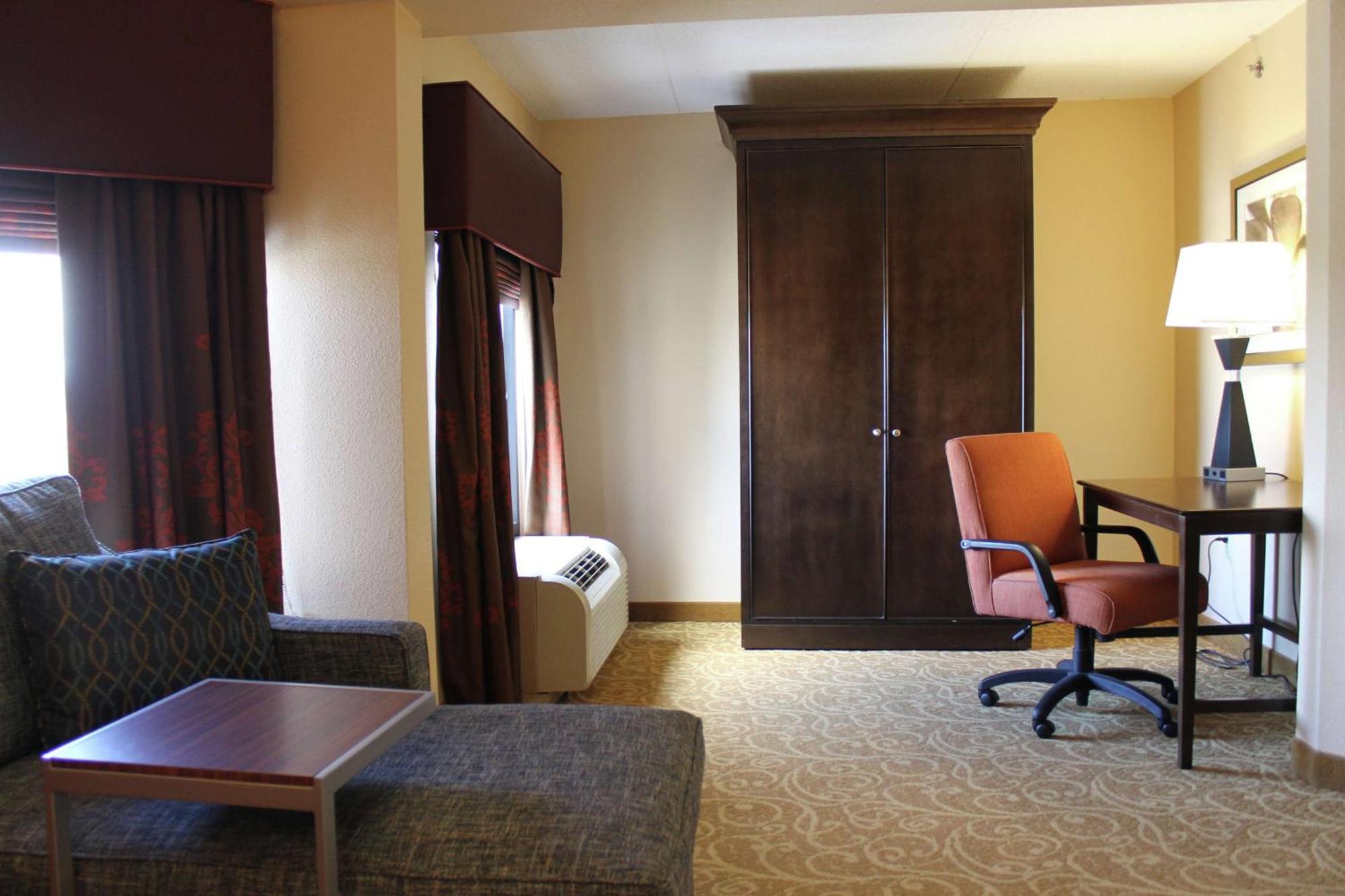 King Study Room Non-Smoking,1548275998:JPEG