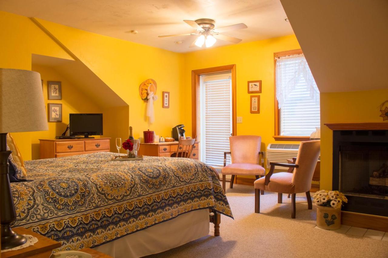 Queen Room with Balcony